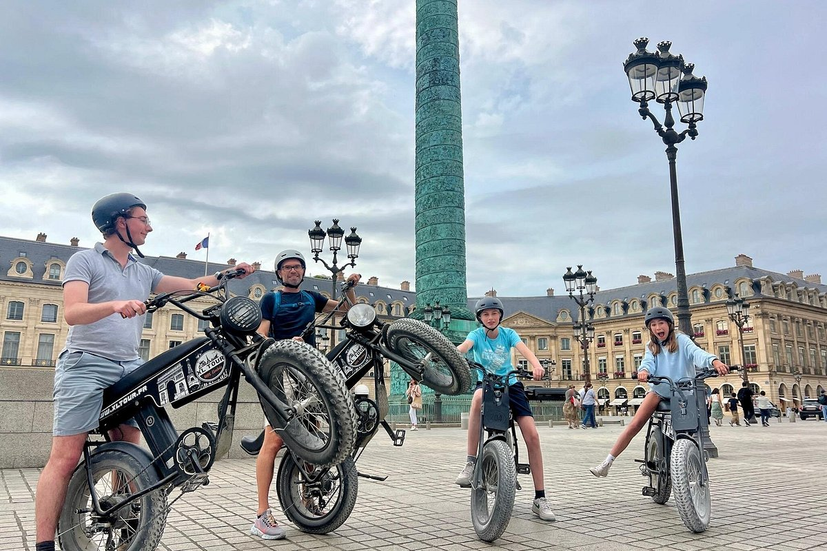 Paris Sightseeing Family Friendly Guided Electric Bike Tour